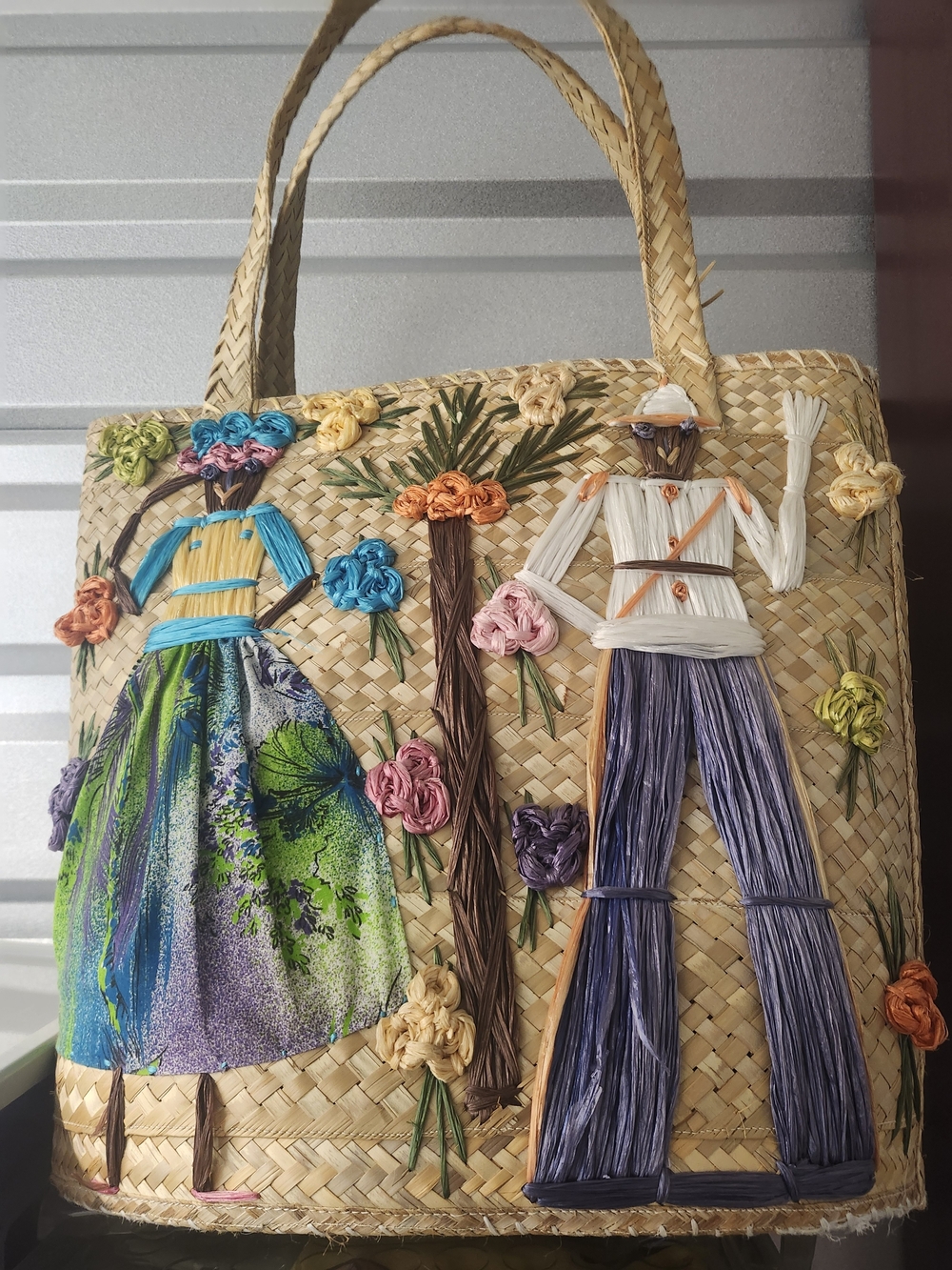 Source Unknown Natural Straw Tote with Multicolor Raffia Figures